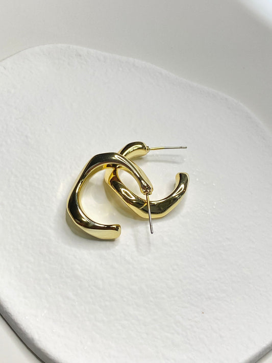 Gold Twirl Ear-studs