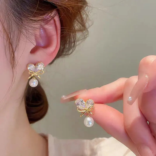 Bow Pearl Gold Earring