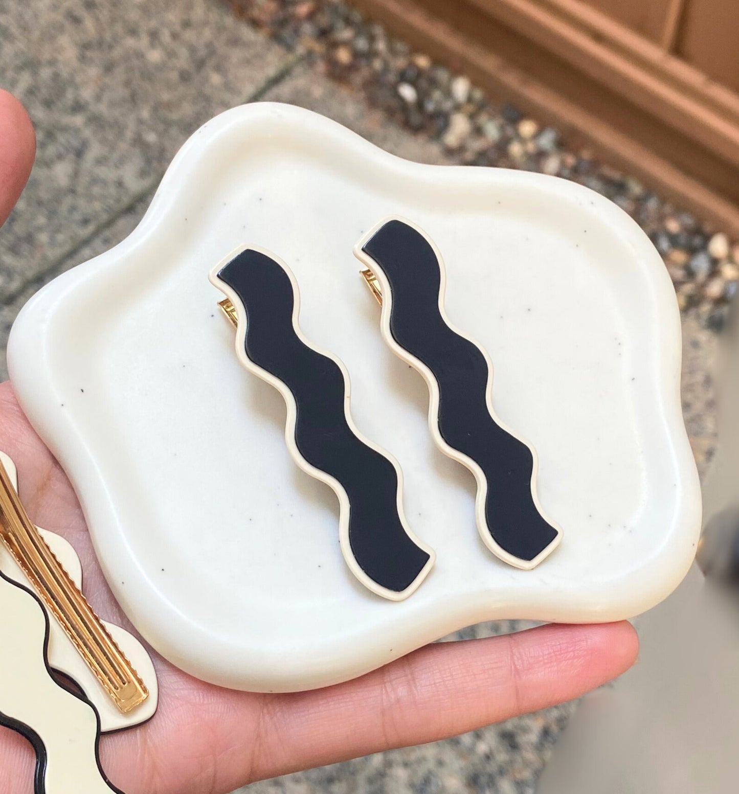 Wavy Black N White Pins