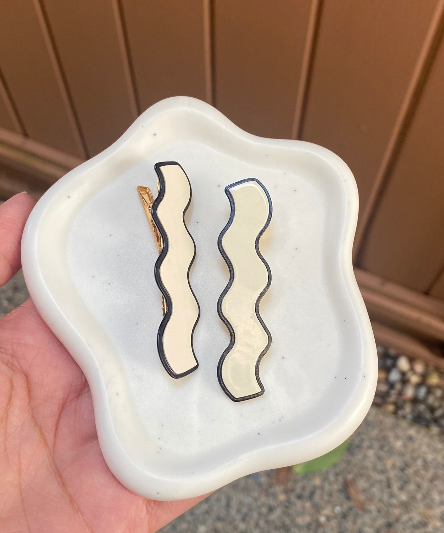 Wavy Black N White Pins