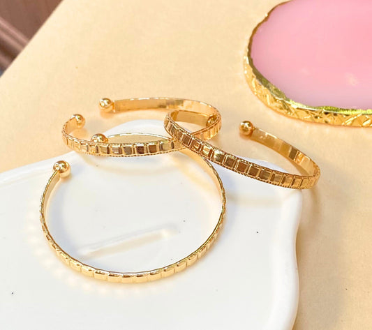 Regal Bangle Set