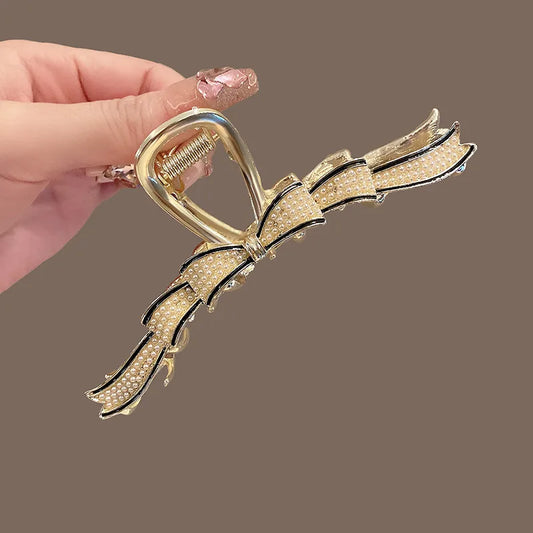 Pearl Elegance Bow Claw
