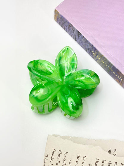 Lily Gradient Green Claw