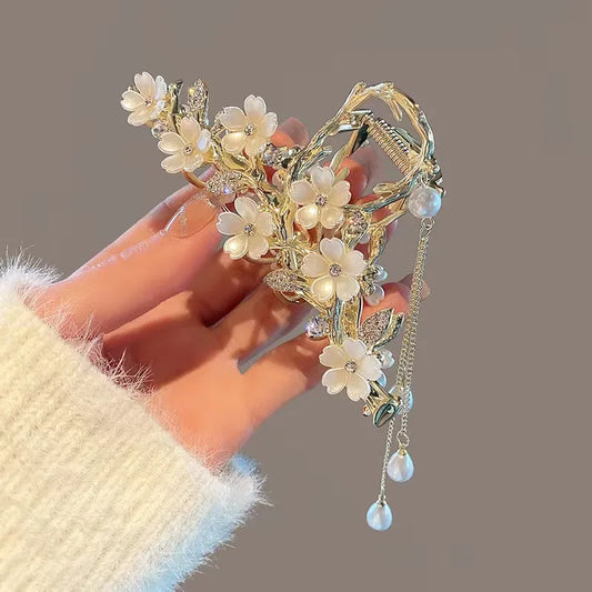 Lady Flower Claw