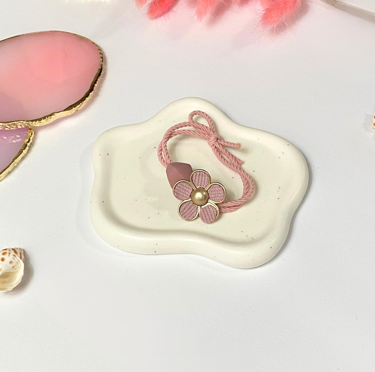 Five Petal Hairtie