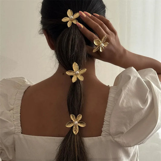 Golden Flower Hairtie