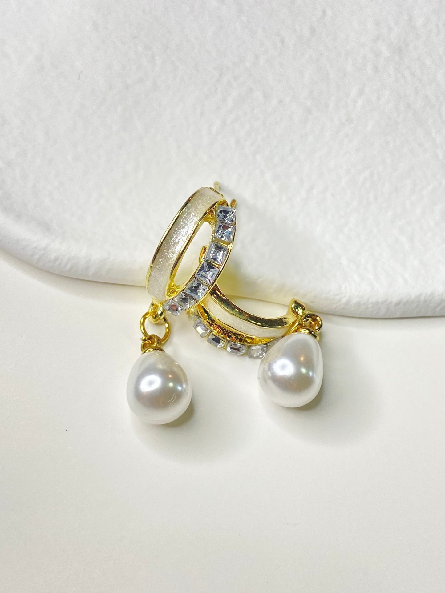 Tear Pearl Drop Earrings