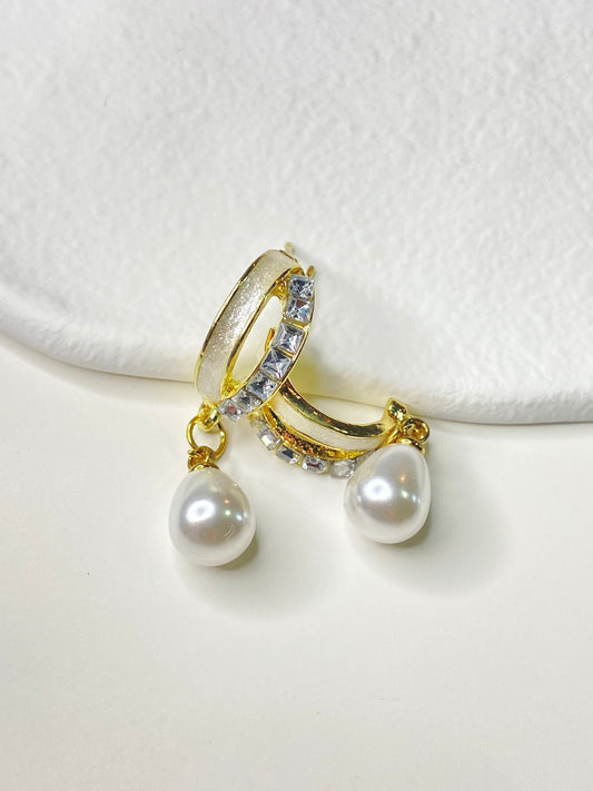 Tear Pearl Drop Earrings