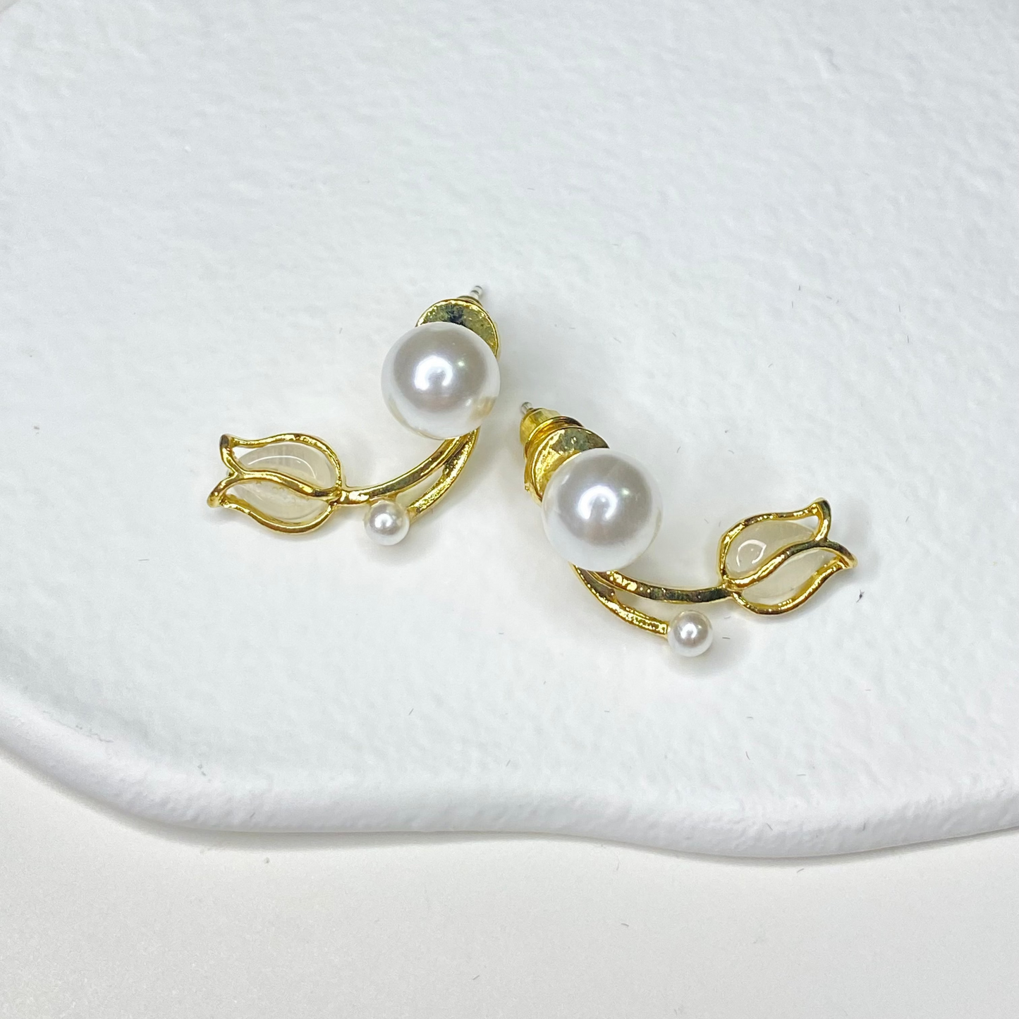 White Rose Pearl Earrings